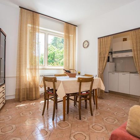 Garden View Apartment In Porec For 2 - 4 Persons Dış mekan fotoğraf