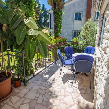 Garden View Apartment In Porec For 2 - 4 Persons Dış mekan fotoğraf