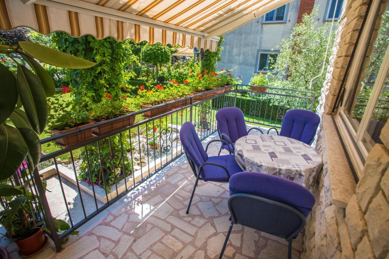 Garden View Apartment In Porec For 2 - 4 Persons Dış mekan fotoğraf