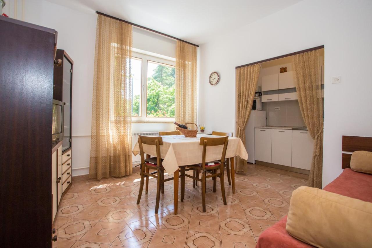 Garden View Apartment In Porec For 2 - 4 Persons Dış mekan fotoğraf